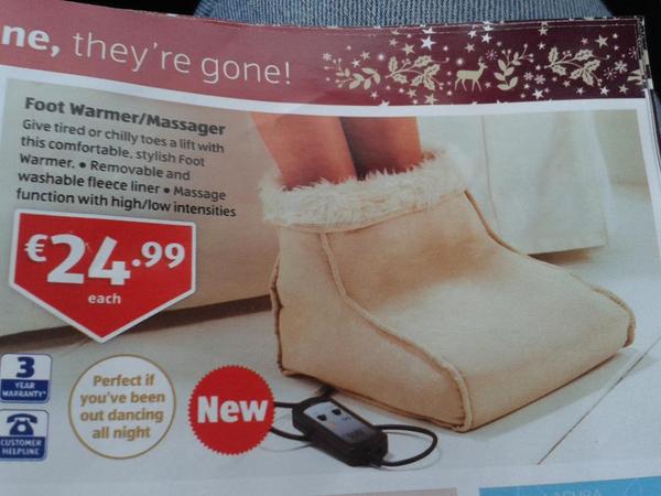 RT SO FUCKING TIRED OF HAVING TO WEAR TWO SHOES. GIVE ME ONE MASSIVE UGG BOOT  - embedded image 