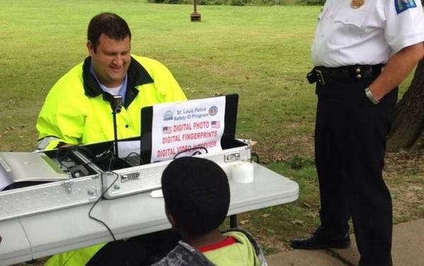 RT St Louis police offer to fingerprint all the children in #Ferguson  http://t.co/A2unJCv7QL  - embedded image 