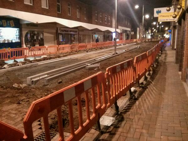 Bromsgrove's high street. #BobTheBuilder http://t.co/8tIGN8UA8J - embedded image