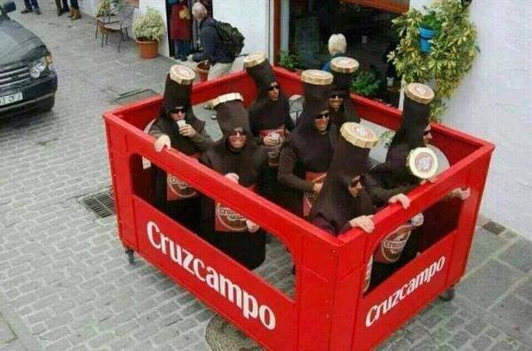Epic group fancy dress! http://t.co/mIq1FcHOaK - embedded image
