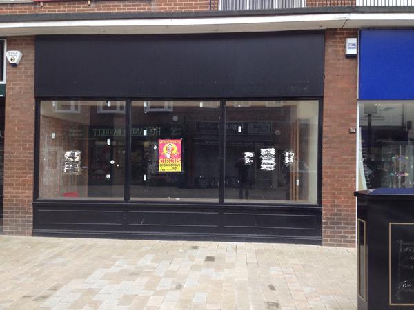 RT Bromsgrove town centre - Saturday afternoon. Thank you Conservative council. #VoteLabour  - embedded image 3