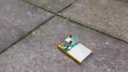 RT This is what happens if you poke a hole in your phone's battery with a knife..  - embedded image 