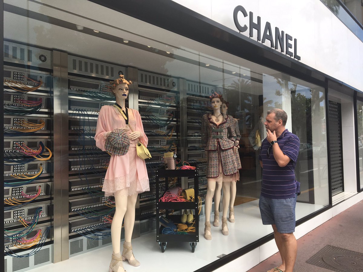 RT Here is @andyd contemplating a fibre Chanel array  - embedded image 