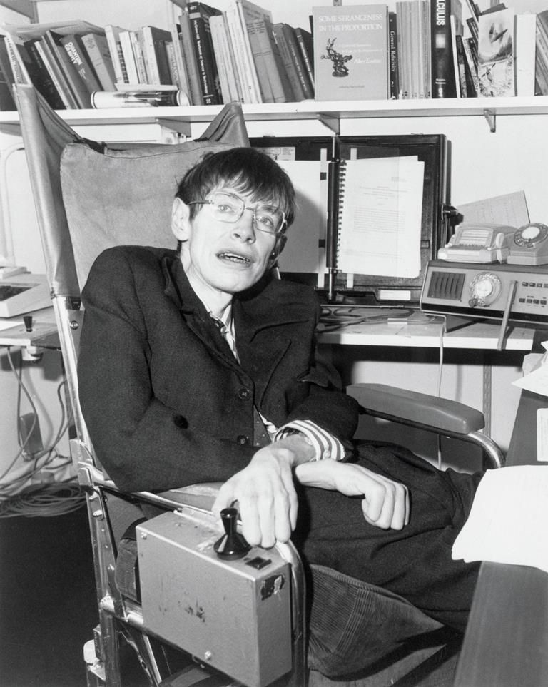 RT "Quiet people have the loudest minds." - Stephen Hawking  - embedded image 1