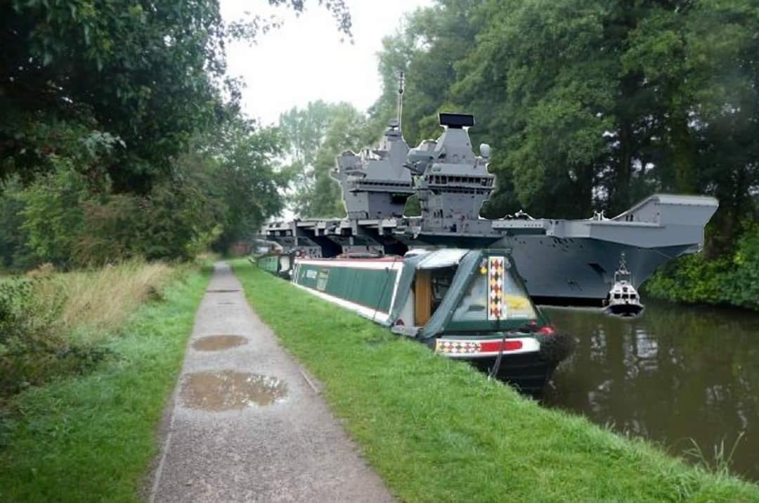 RT Military definitely getting called in, just seen this while walking the dog.....  - embedded image 