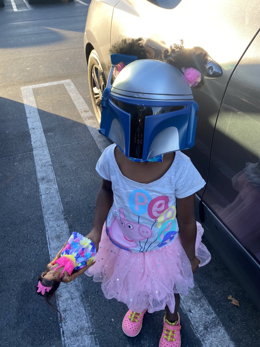 RT I told my daughter to grab her mask so we can go to the store. This was the mask she grabbed.  - embedded image 